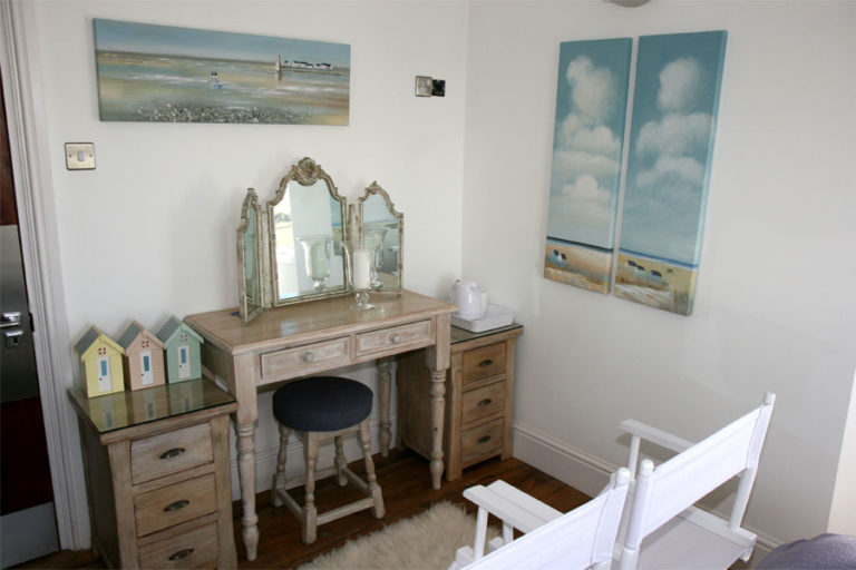 Beach Hut Belle Tout Lighthouse