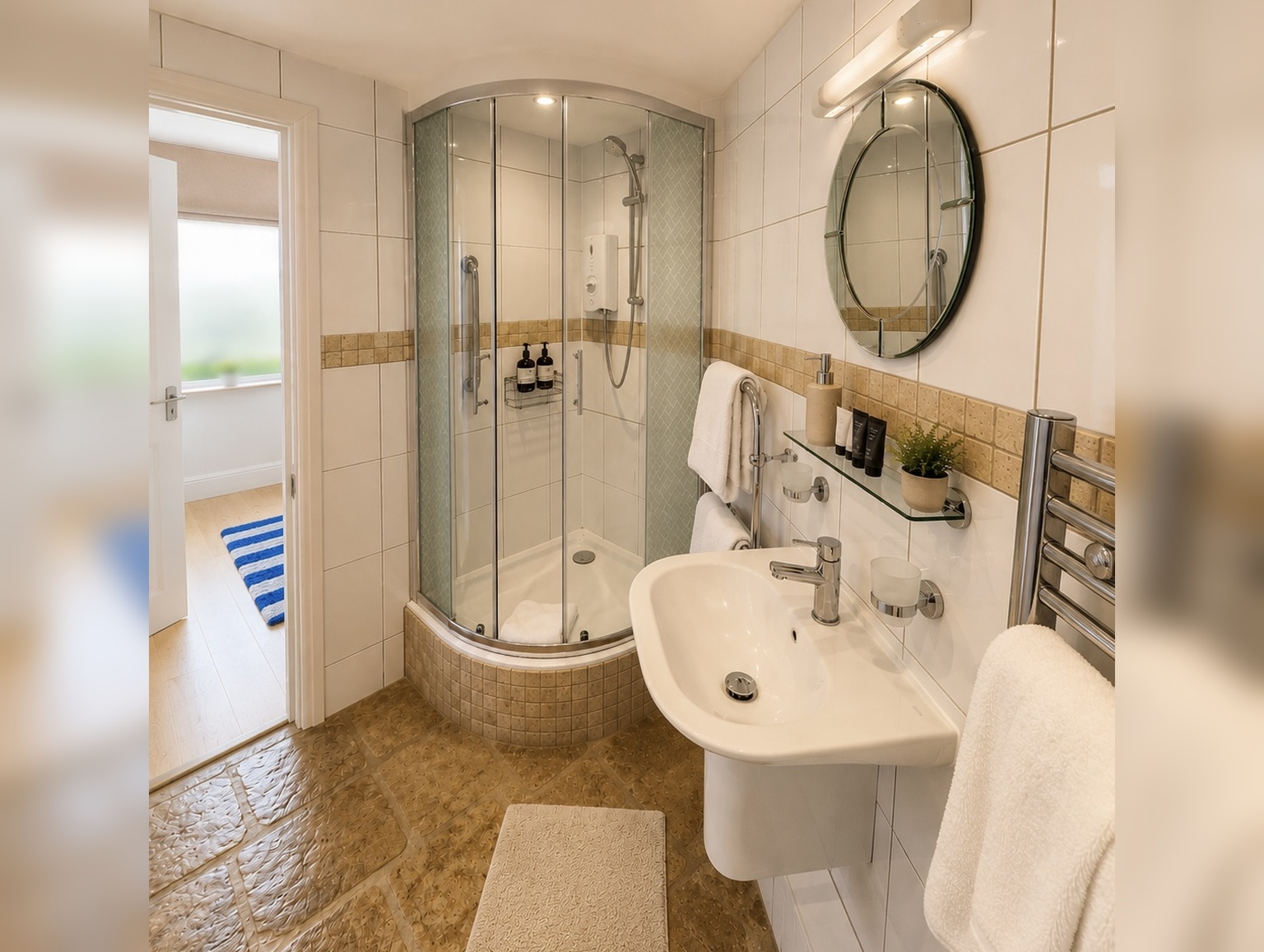 South Downs Room en suite shower room